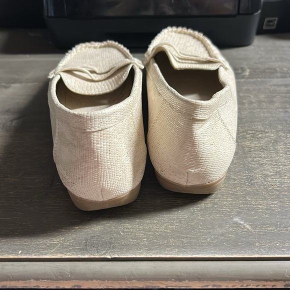 Jabasic - Classic Textured Cream Loafers - Womens 9 - Picture 5 of 5